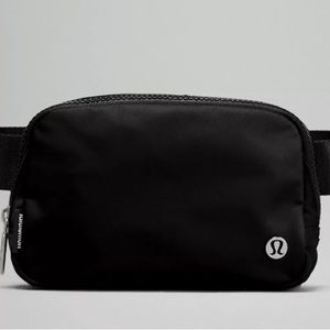 Lululemon Everywhere Belt Bag NWT